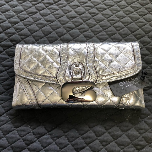 Guess Silver Metallic Full Size Wallet - NWT - Picture 1 of 6